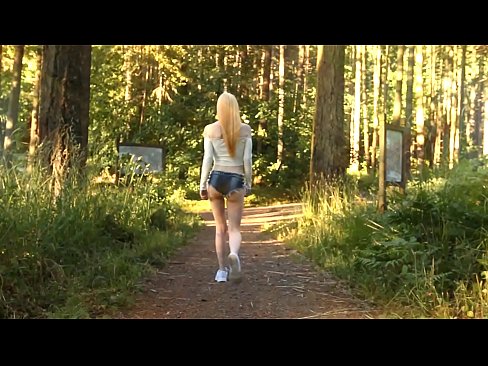 ❤️ Moaie frou beweecht stadich, net neaken video ❌ Pornofideo by wy ️❤